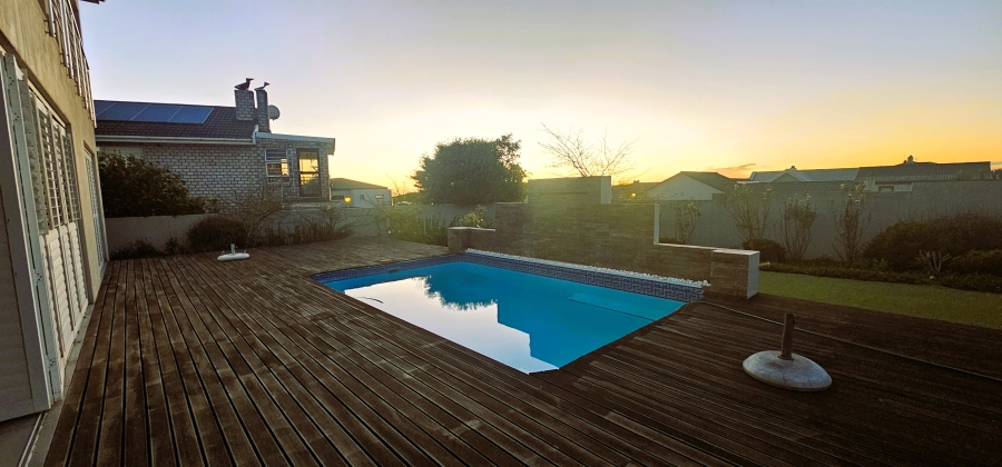 4 Bedroom Property for Sale in Myburgh Park Western Cape